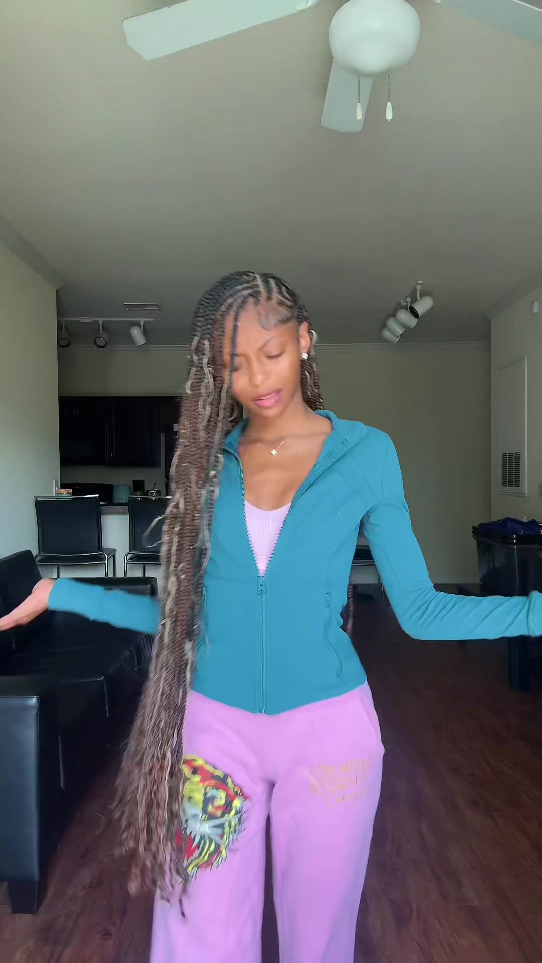 @Niya Riona