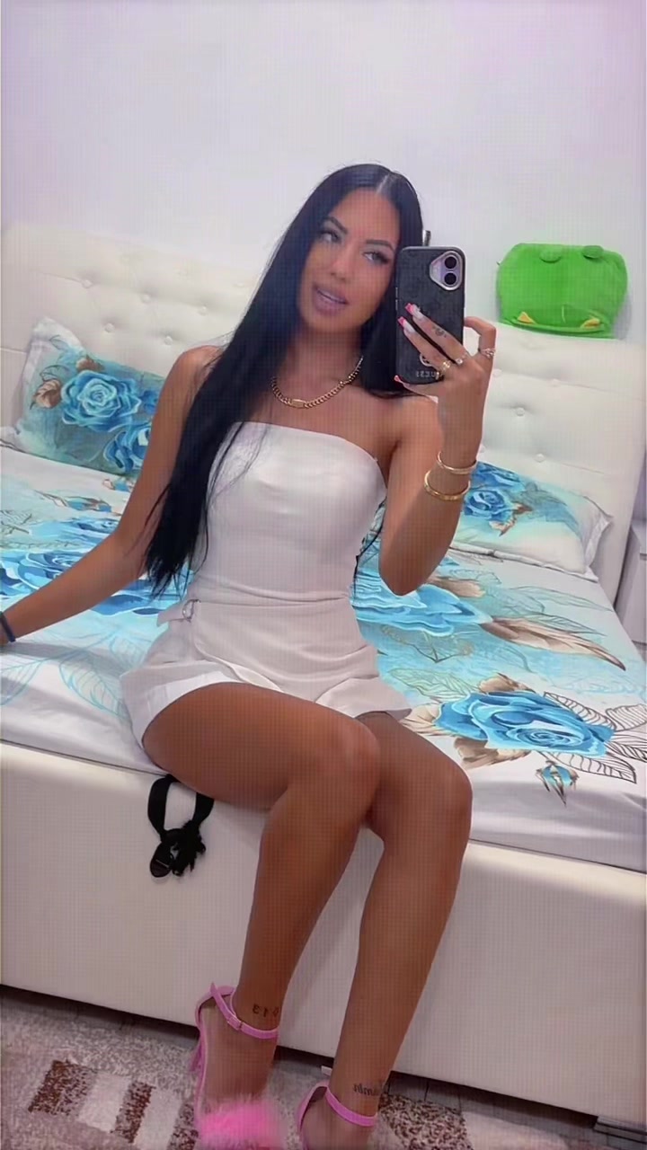 @𝓥𝓪𝓷𝓮𝓼𝓼𝓪