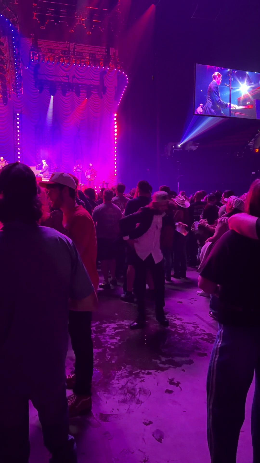 @Moda Center