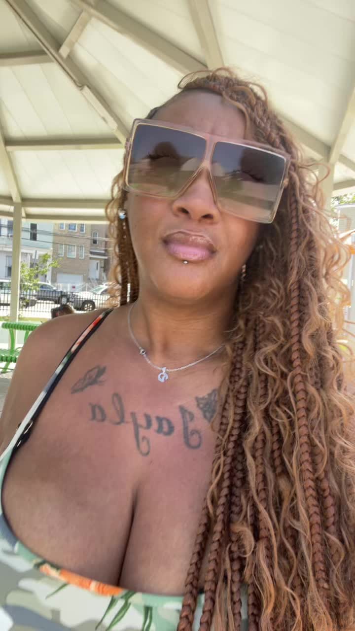 @Deedee