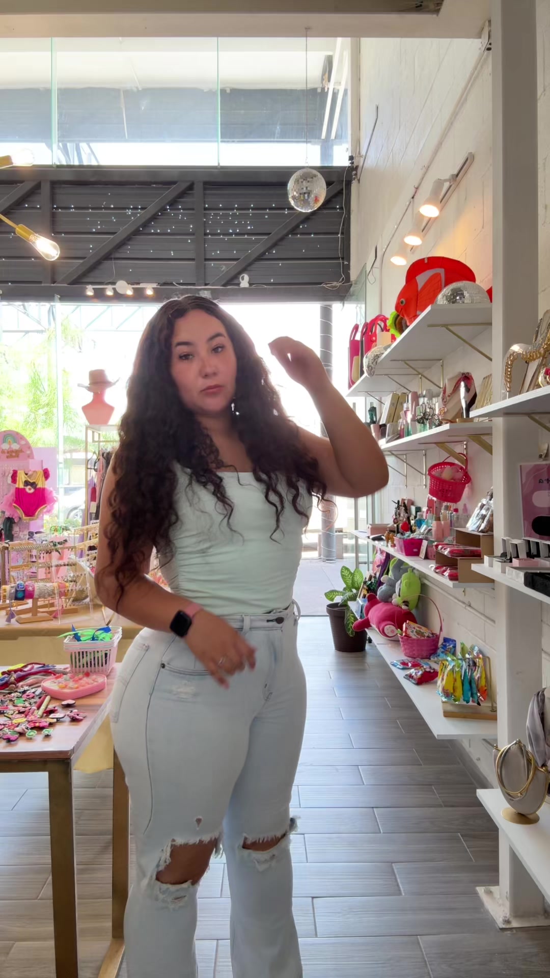 @AlexandraDeLuna_