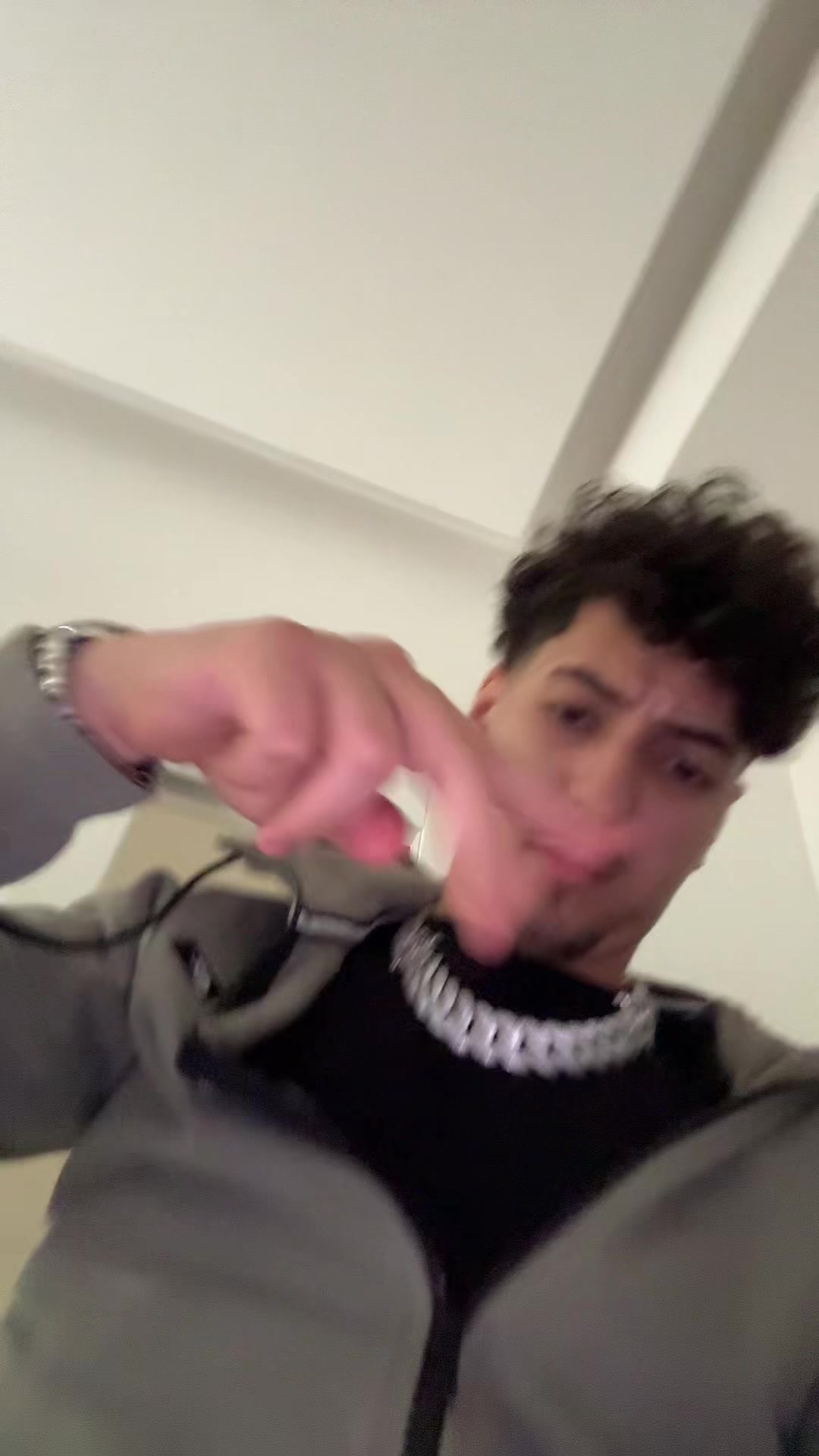 @MomiKings