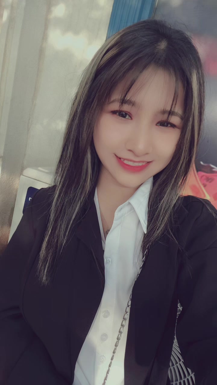 @☘️Phyu Lay Nwe☘️