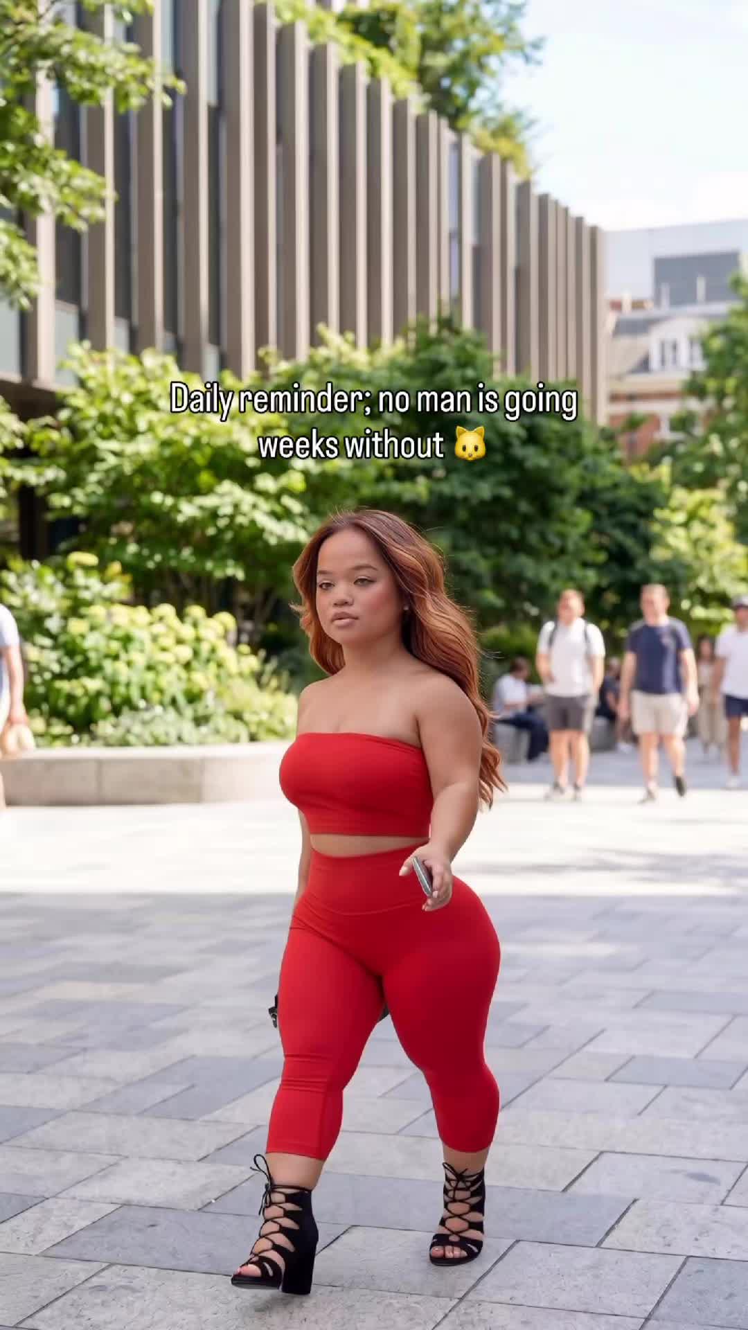 @petite pauline