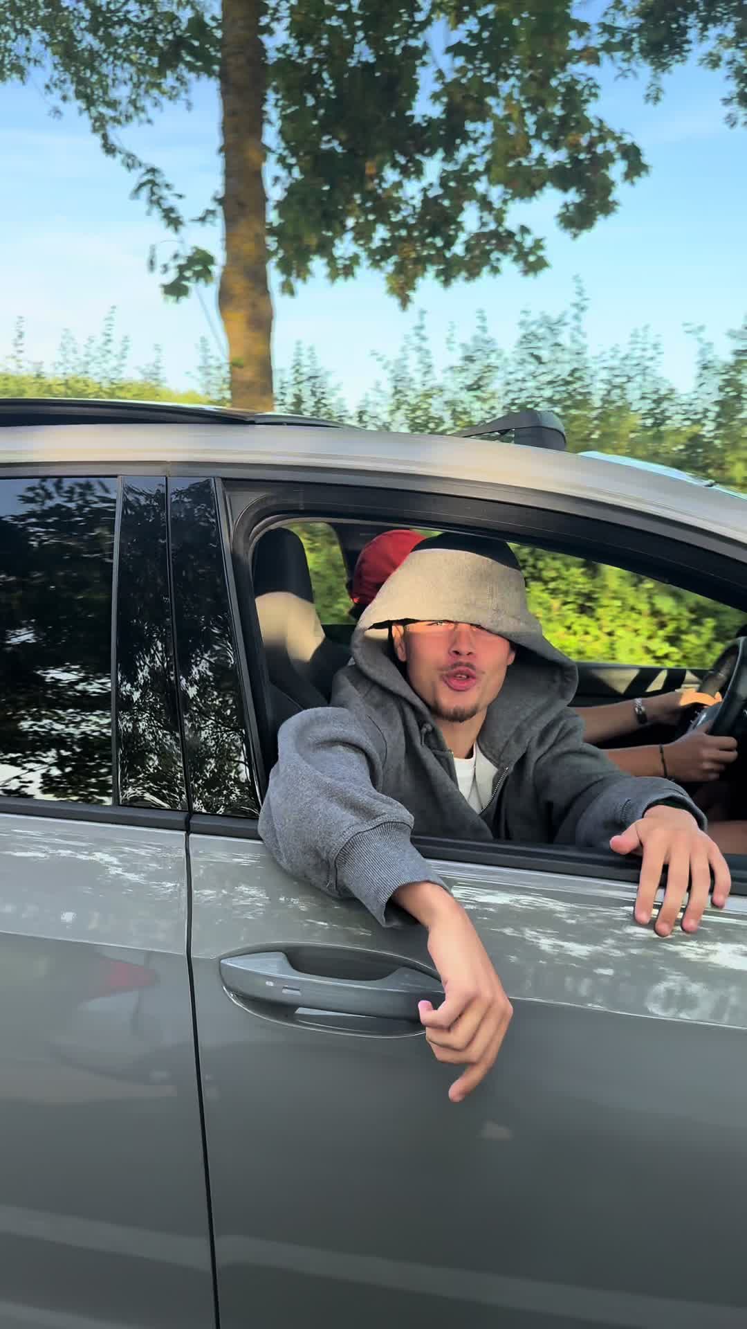 @𝐞𝐧𝐳𝐨.𝐩𝐫𝐞𝐫