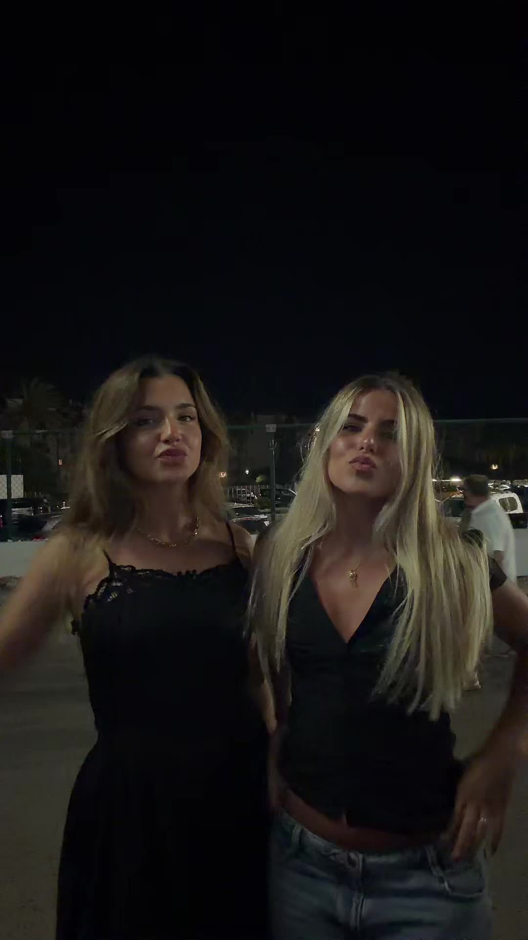 @Ali&ensp;Moreno