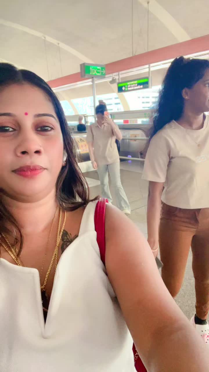 @06cutedilani🇱🇰🇸🇬