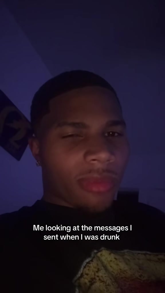 @_deewho