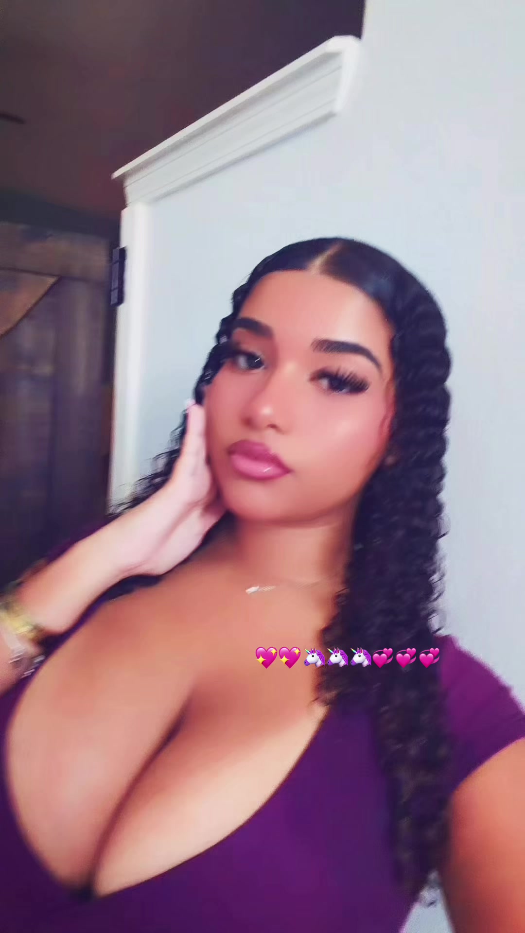 @🦄