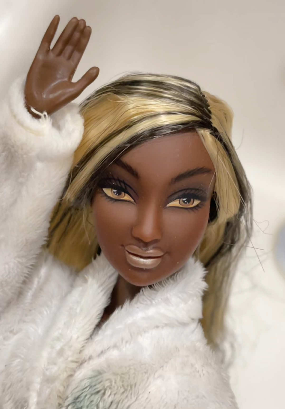 @4DaLuvOfDollz
