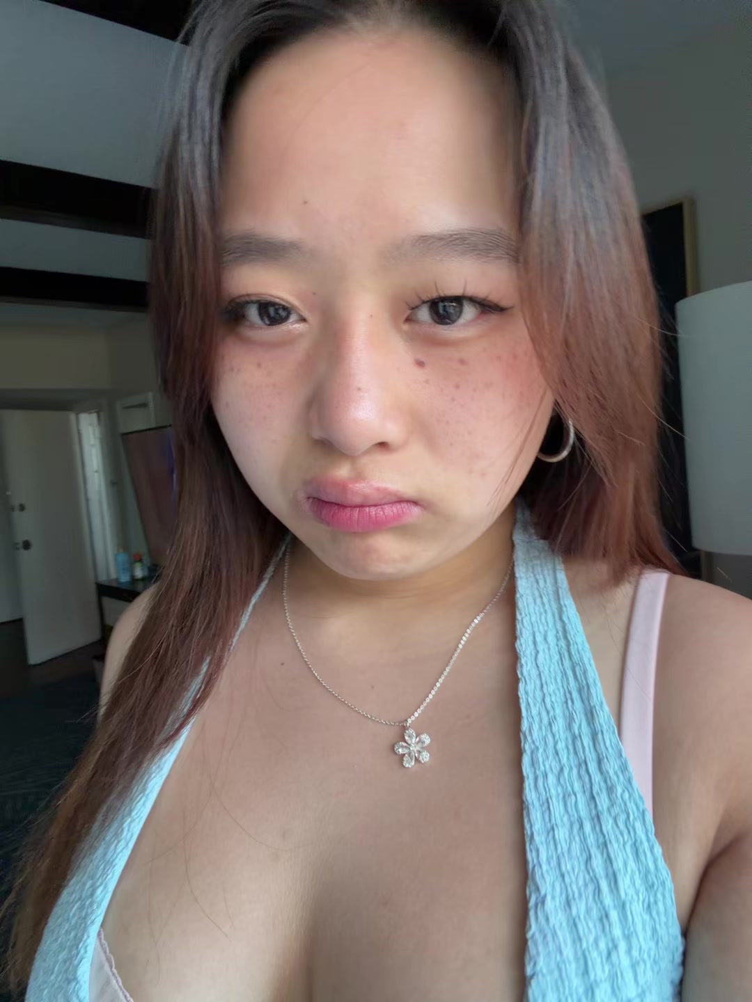 @R Y A