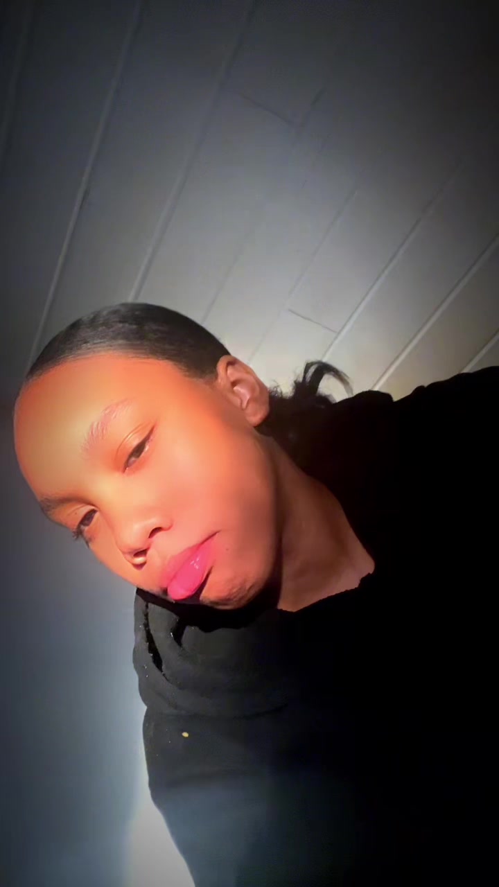 @lightskin._.shania🔥