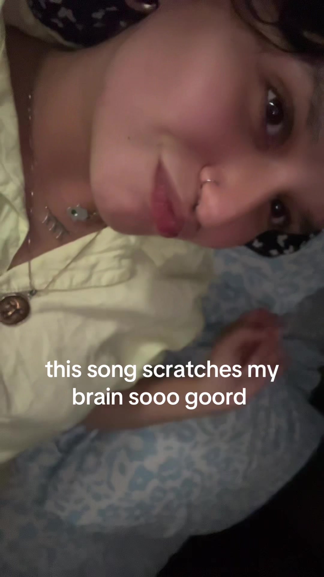 @julihoophoe