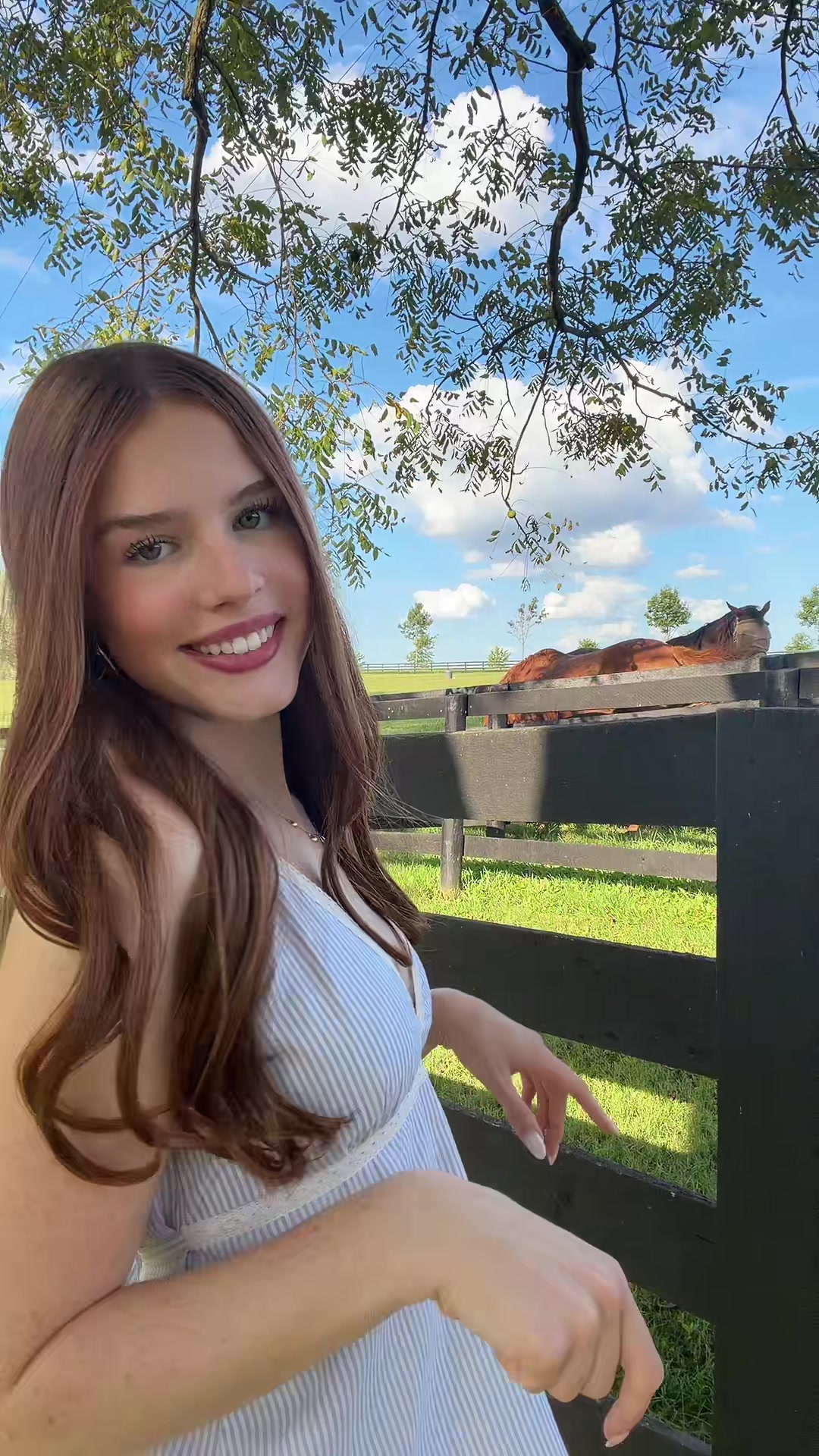 @Ellarose