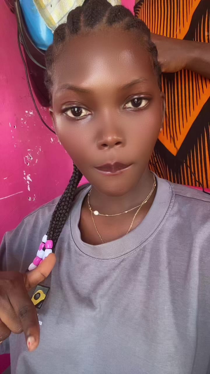 @Little  cherry 🍒🦋🥰🌹