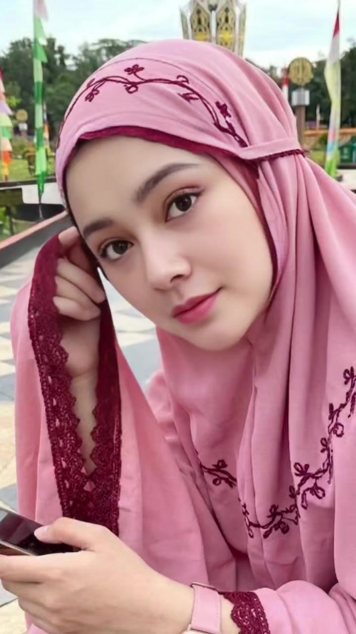 @Dari Kontak Anda