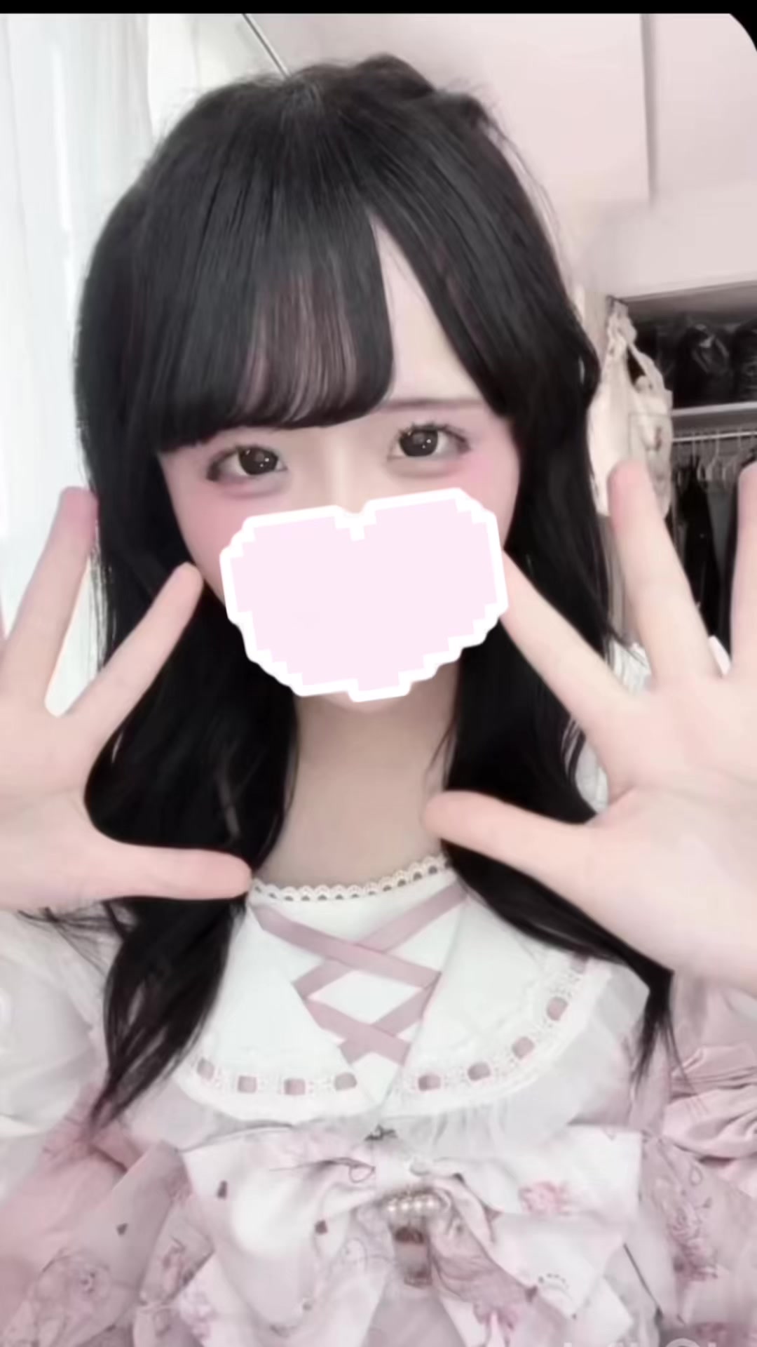 @もにもに