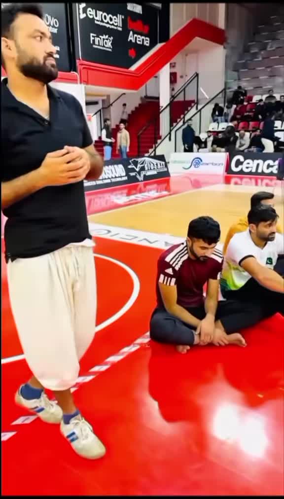 @شانی گجر🇪🇸