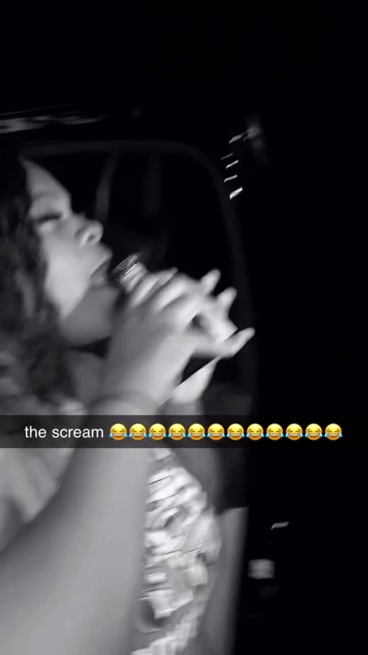 @🫦
