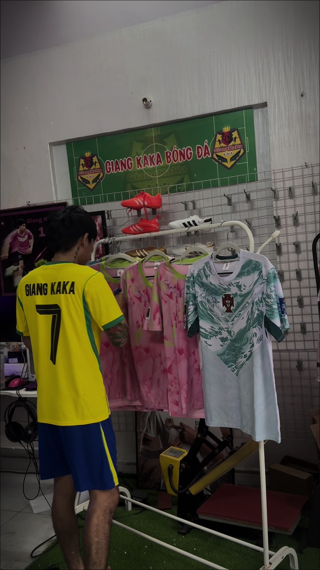 @Giang KaKa B&oacute;ng Đ&aacute;