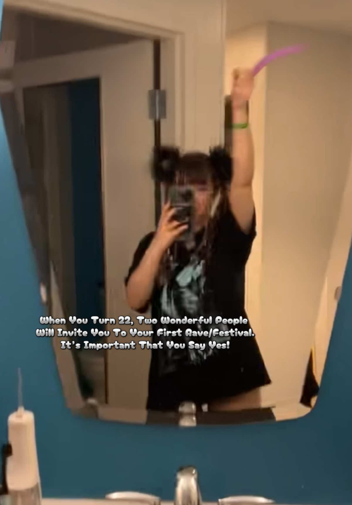 @Kat / Astro