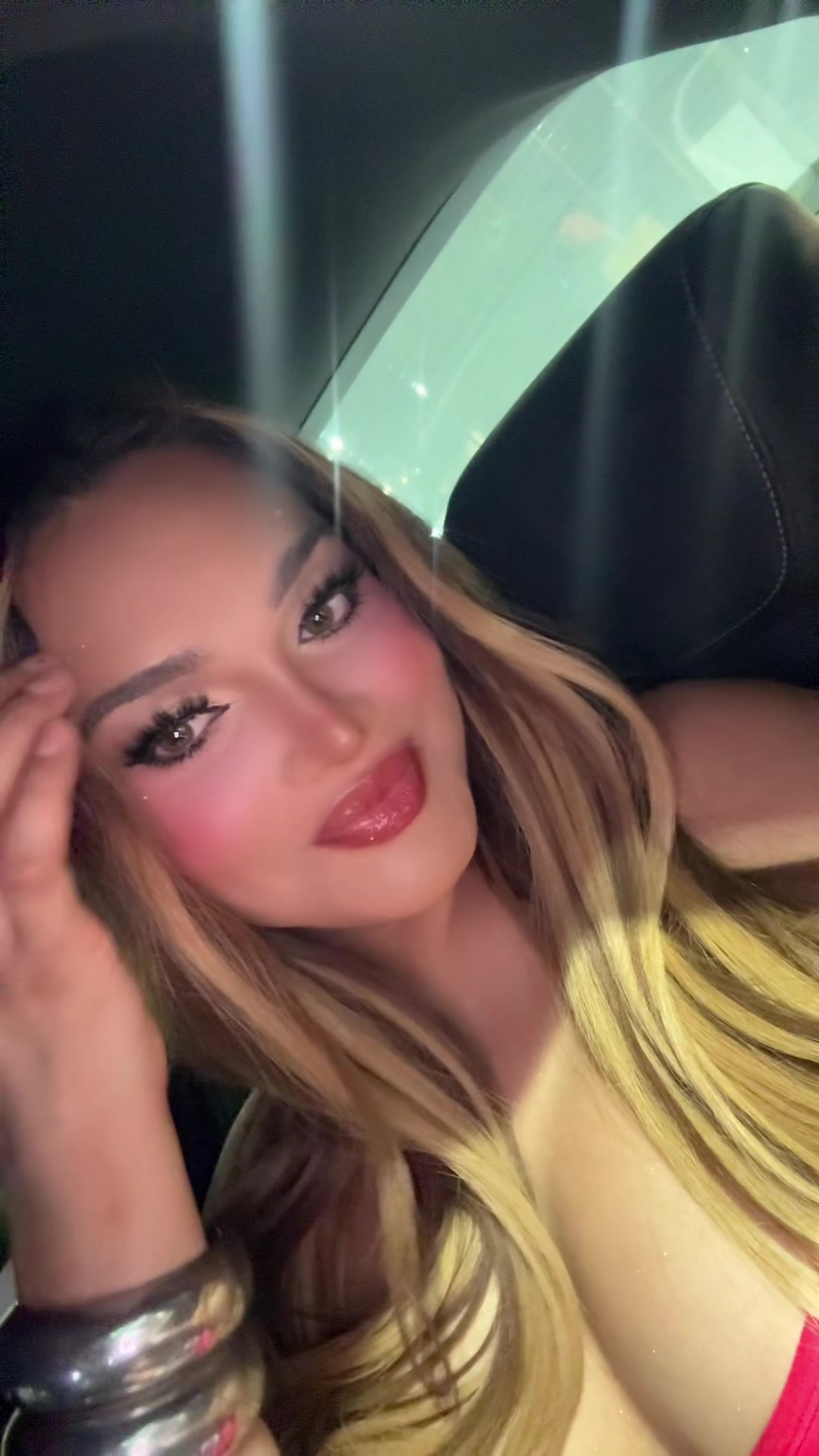 @Victoria Nicole