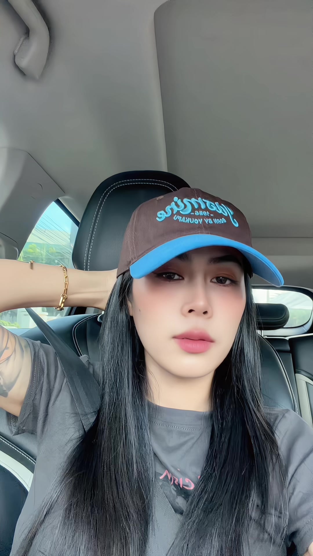 @สาวแนนที่ชอบแว่นตา