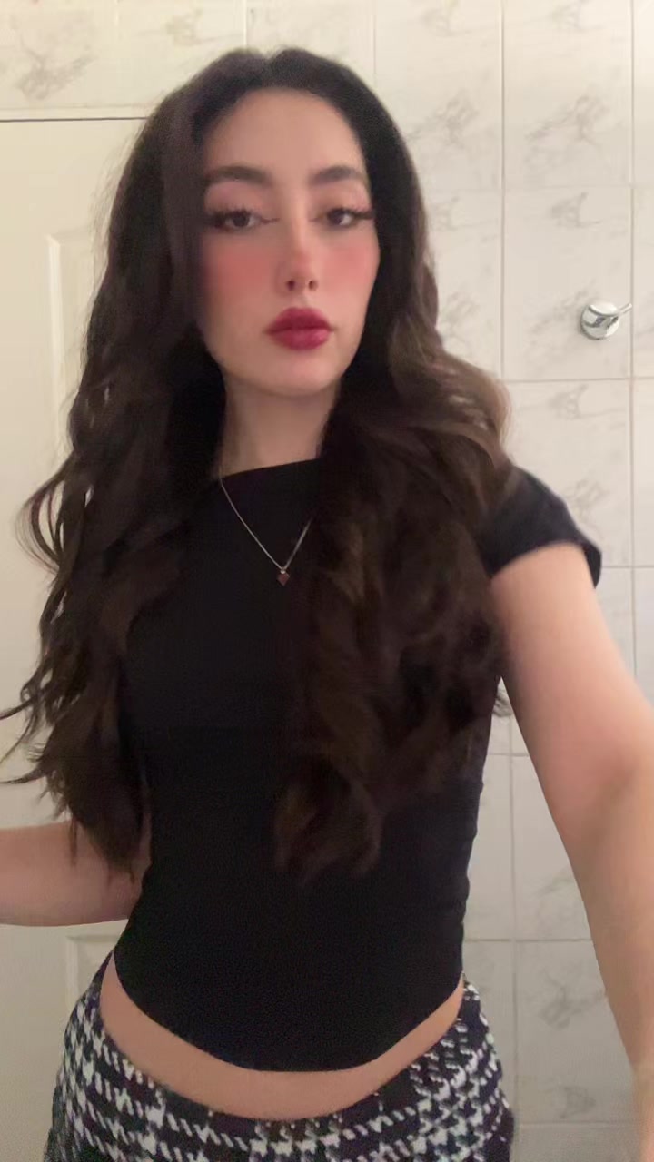 @Renata🥀