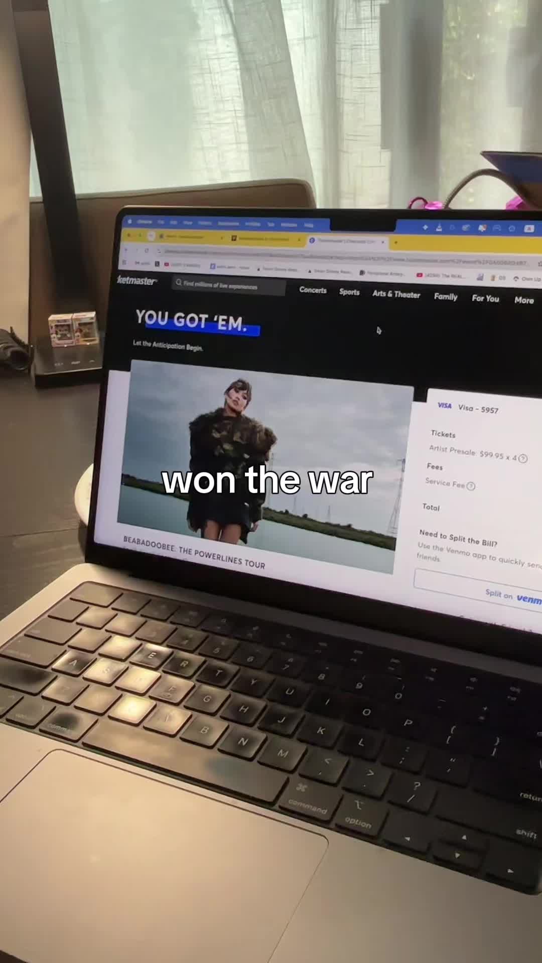 @Elliee