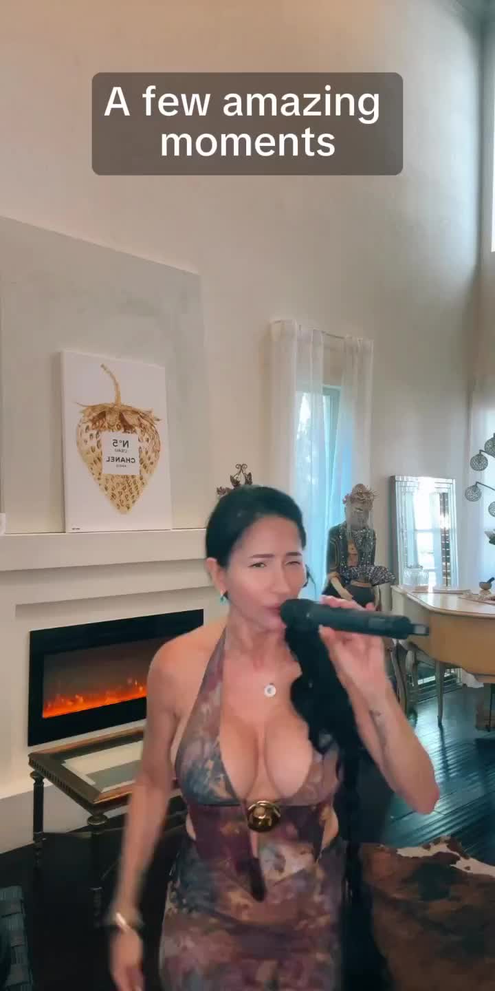 @Danielle_Paige_Pro