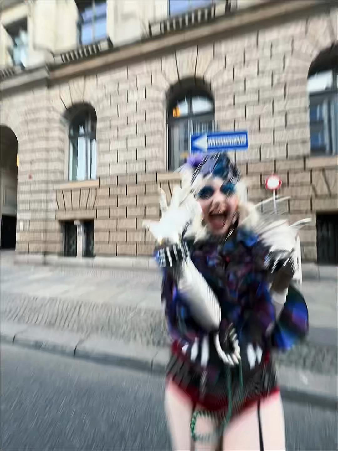 @Maria Roi
