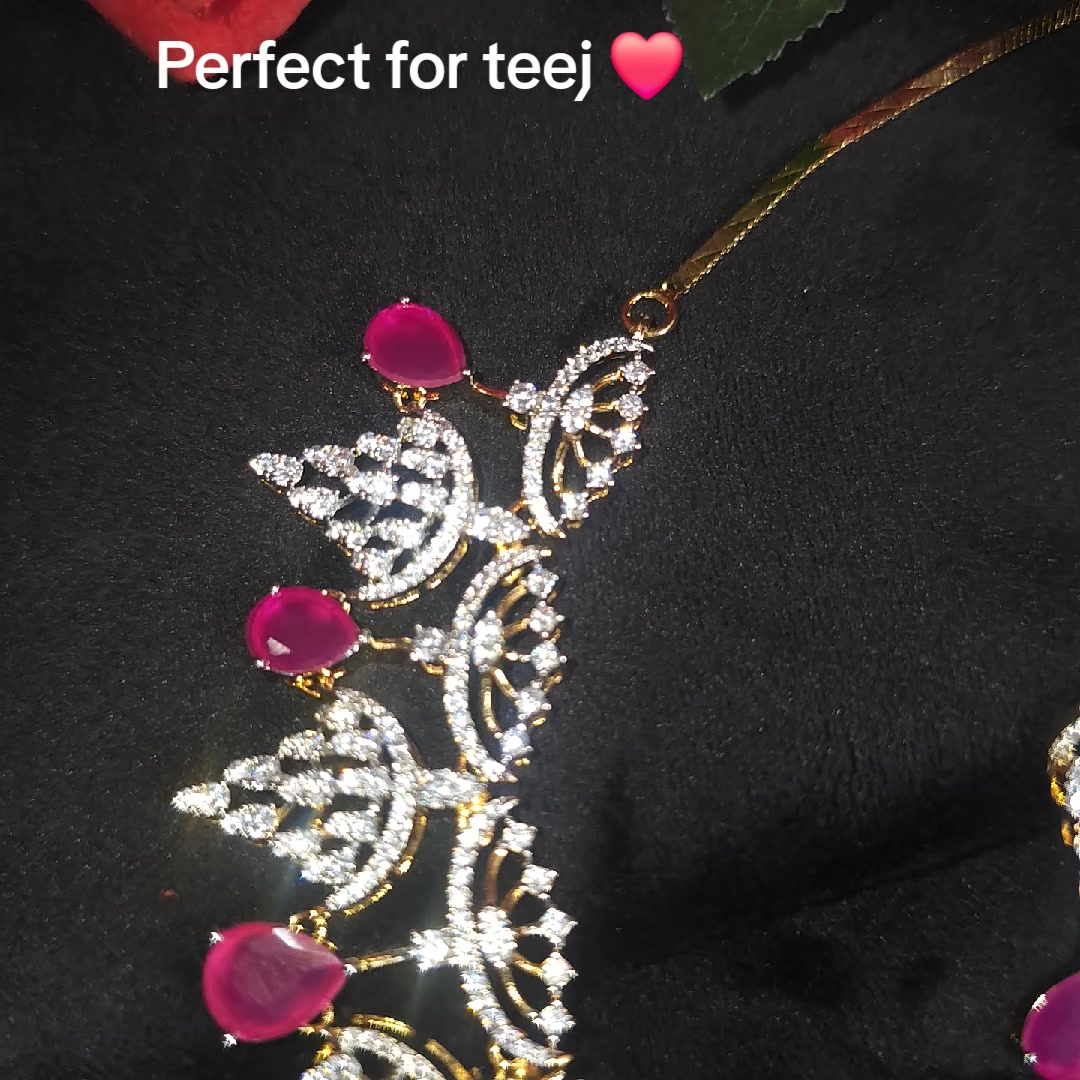 @KarizmaFashion