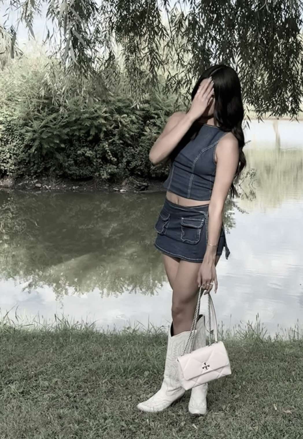 @𝐚𝐥𝐞