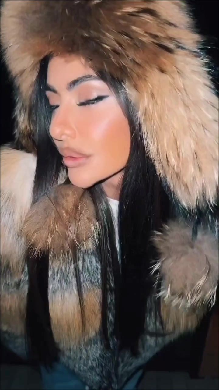 @Fur coat fans