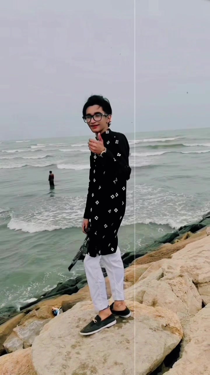 @ℳ𝓇.𝒸𝒽𝒰𝓏𝒶🐣