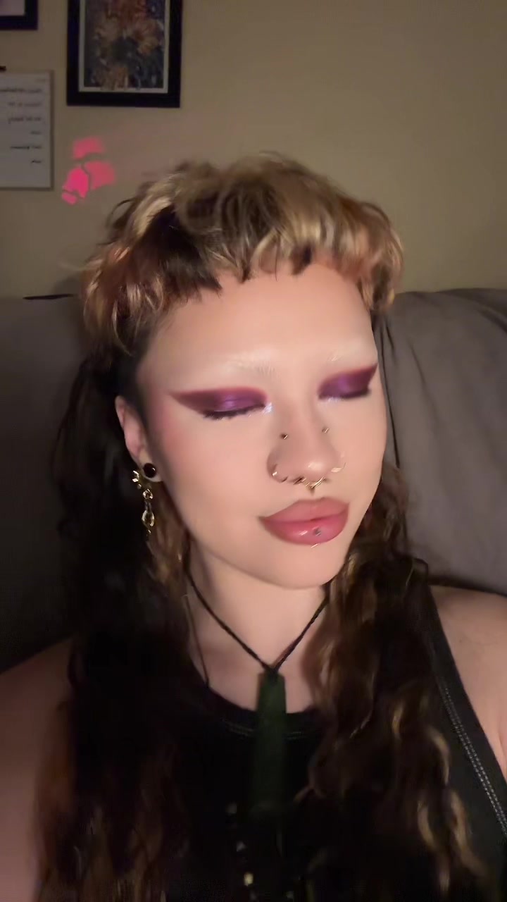 @Valarie🖤