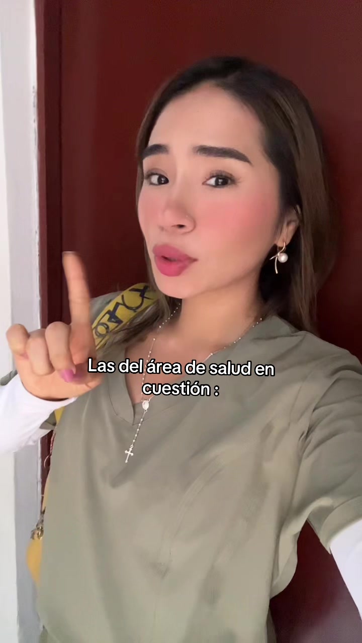 @Caroline Alexandra flores 🦦