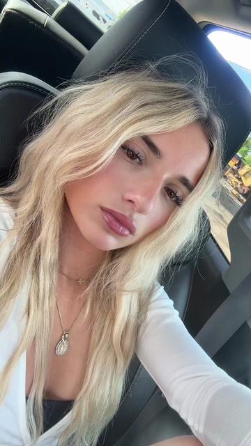 @bella