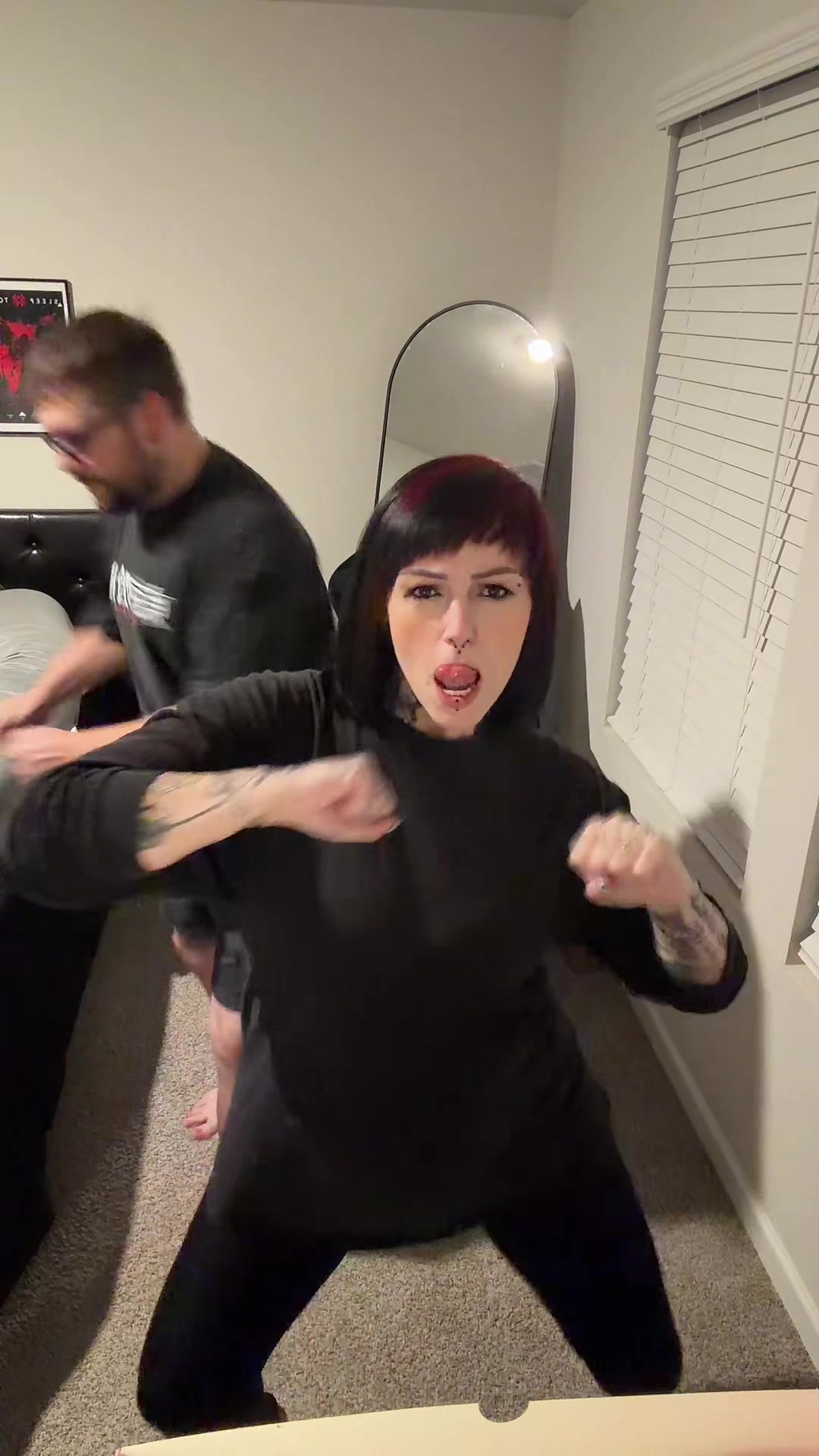 @cursedcarissa