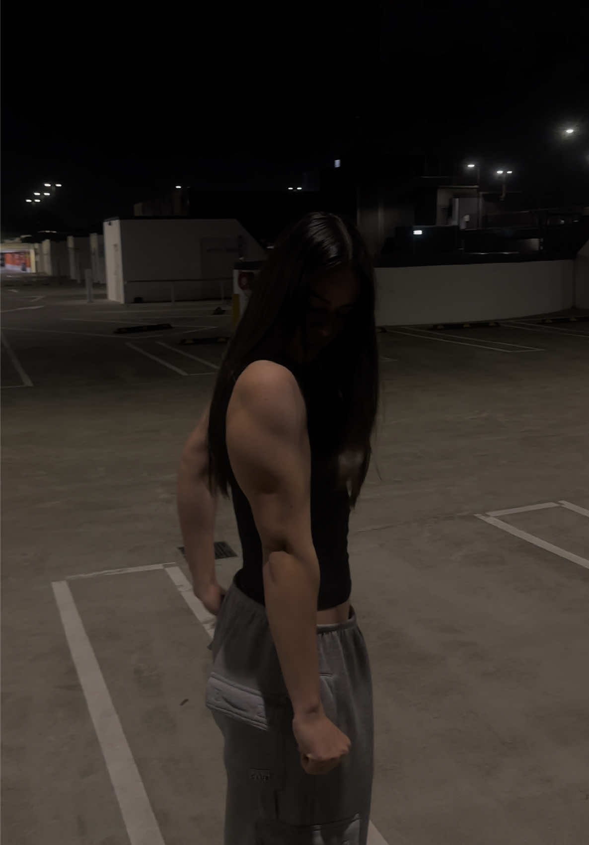 @Barbell brunette
