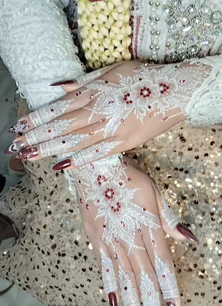 @Miahennasumenep