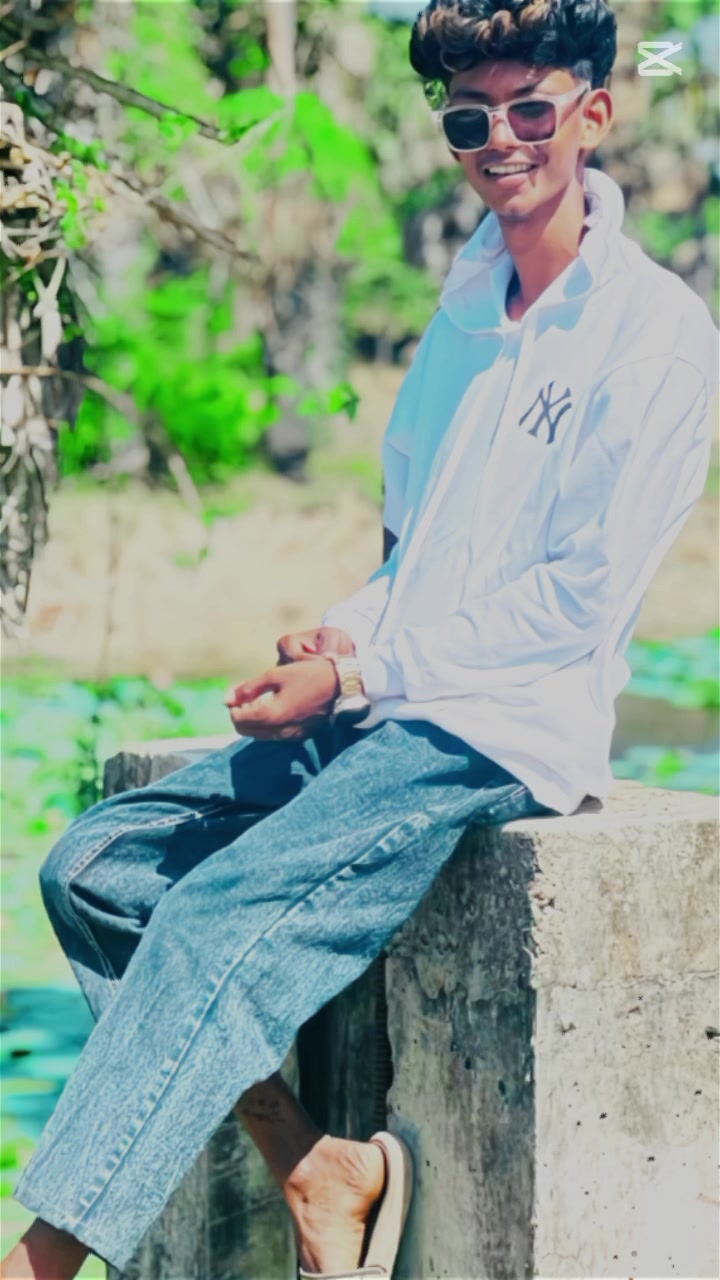 @đżđ
źď¸đď¸^đť^đđđđđź