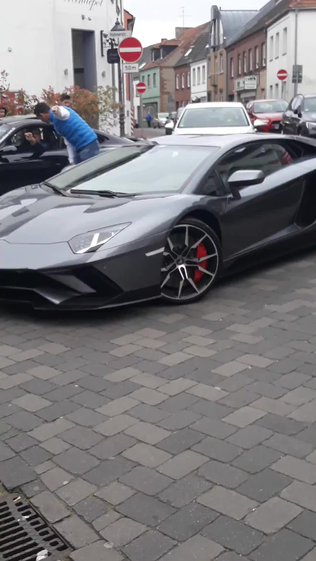 @Nicklas