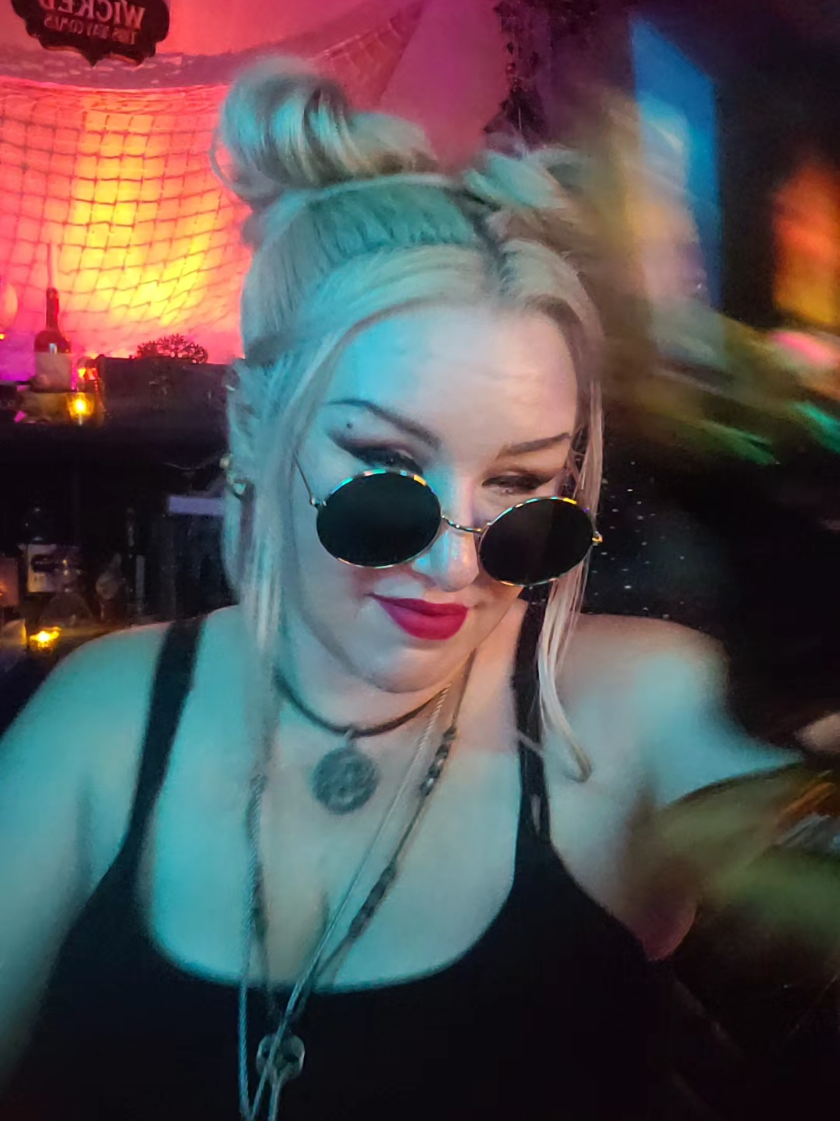 @SHAUNA 🏴☠️
