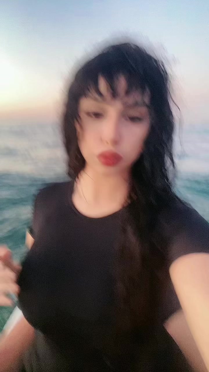 @Aïcha🦇