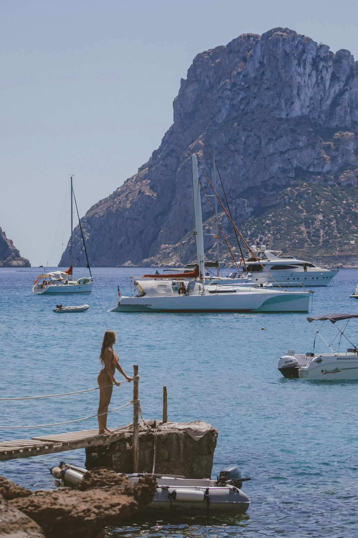 @Aimee Bell - Travel & Life