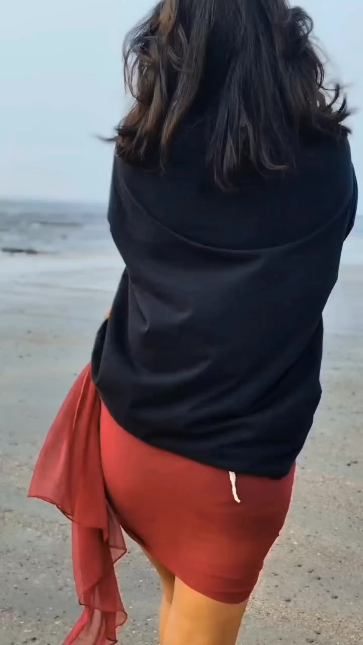 @Aniasharmaa.