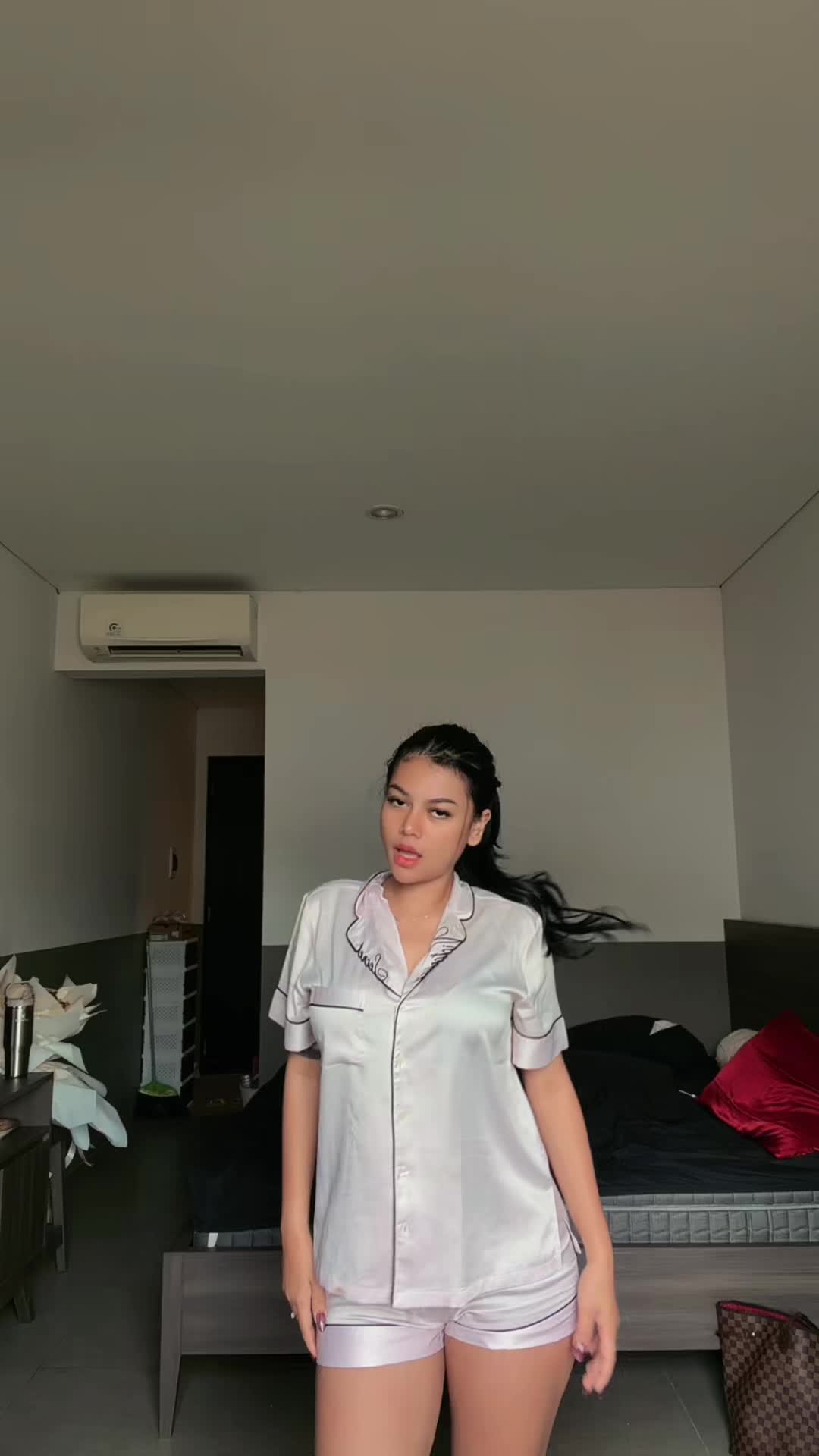@Kikinii