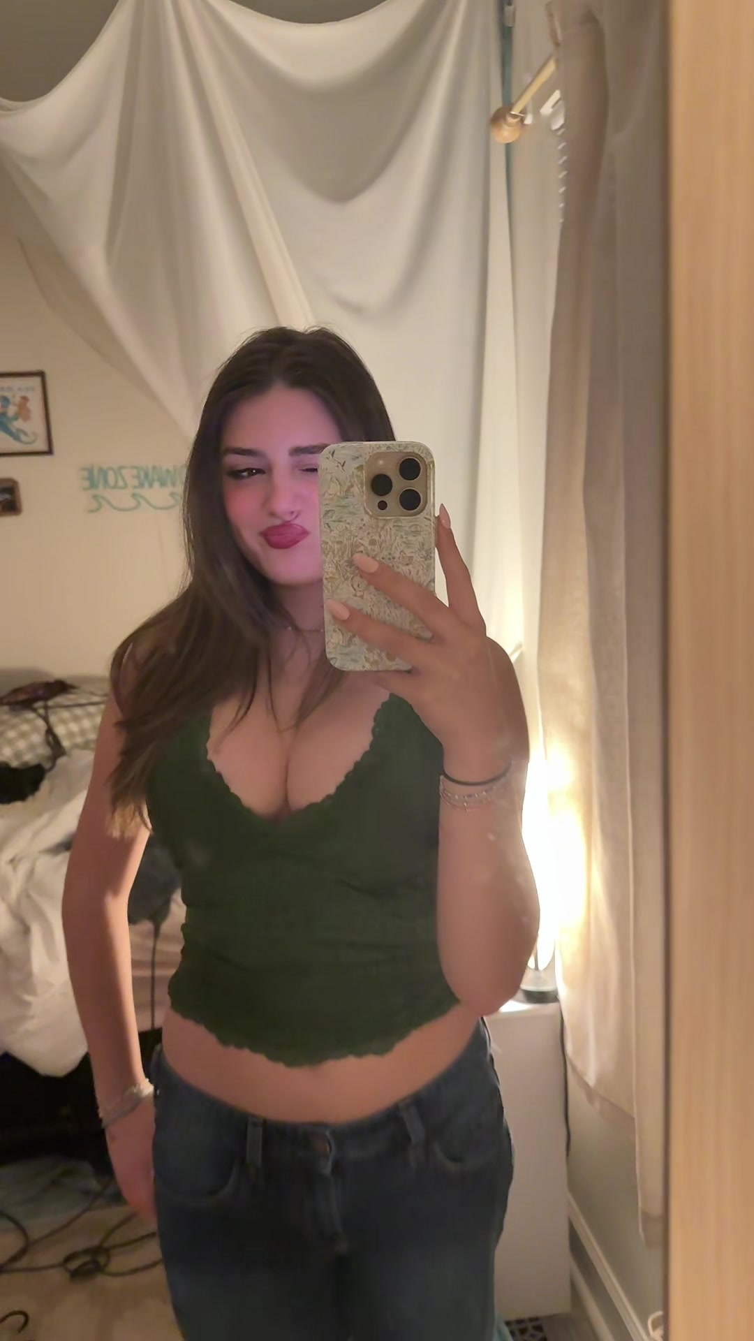 @Isabella