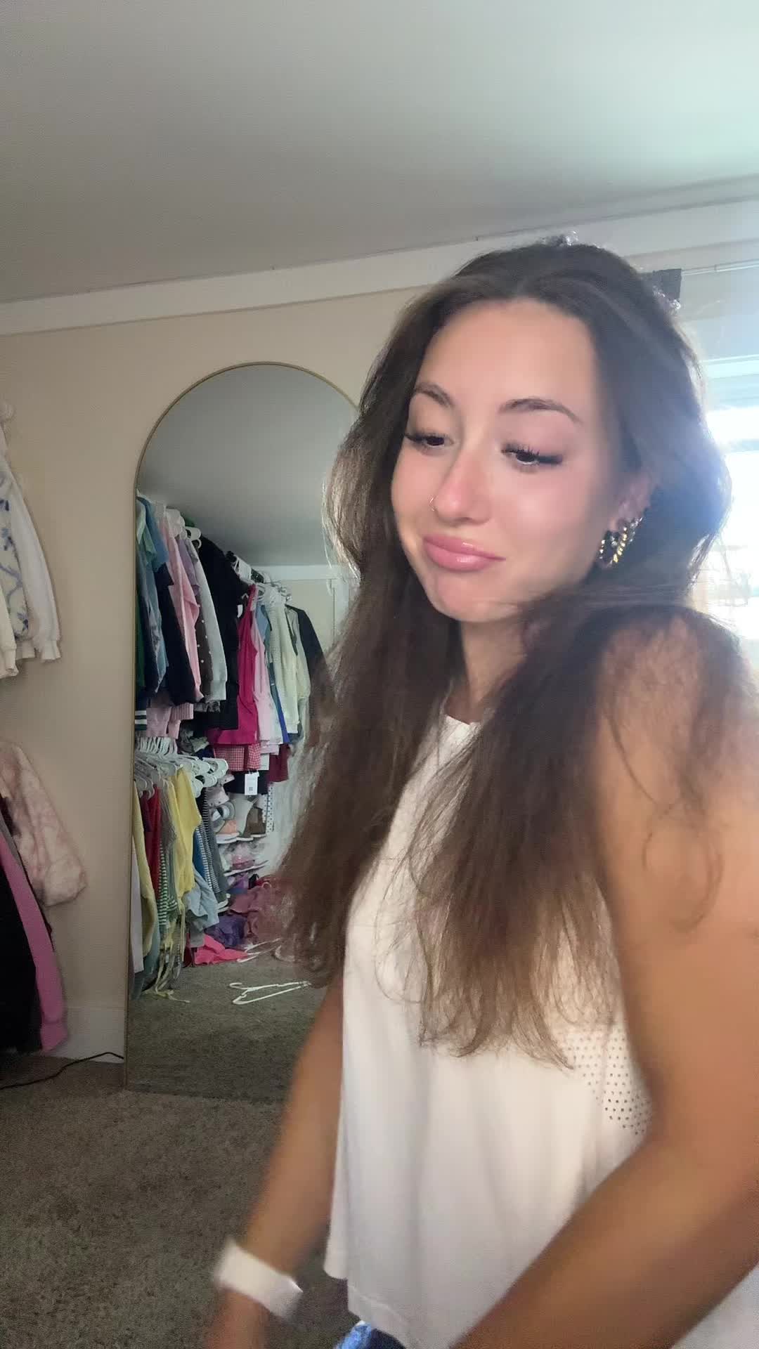@weirdgirIhotbod